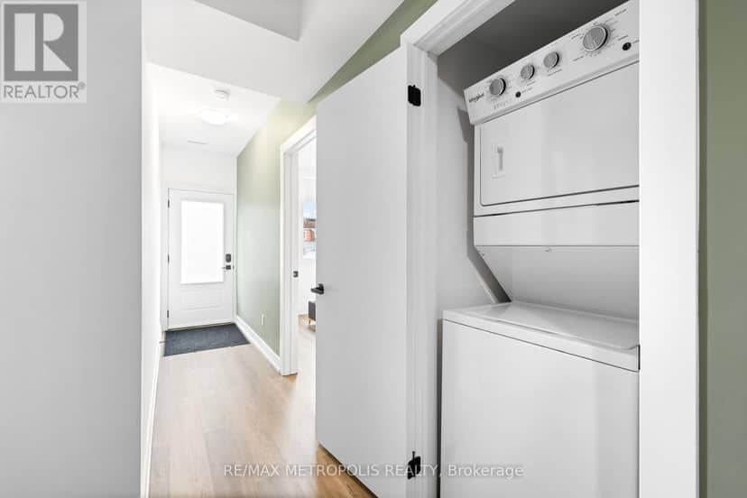 447 Lansdowne Avenue — photo 21 of 40