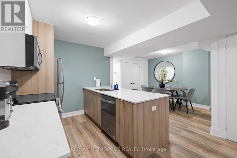 447 Lansdowne Avenue — photo 26 of 40