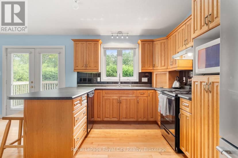 4452 Sideroad 20 N — photo 9 of 40