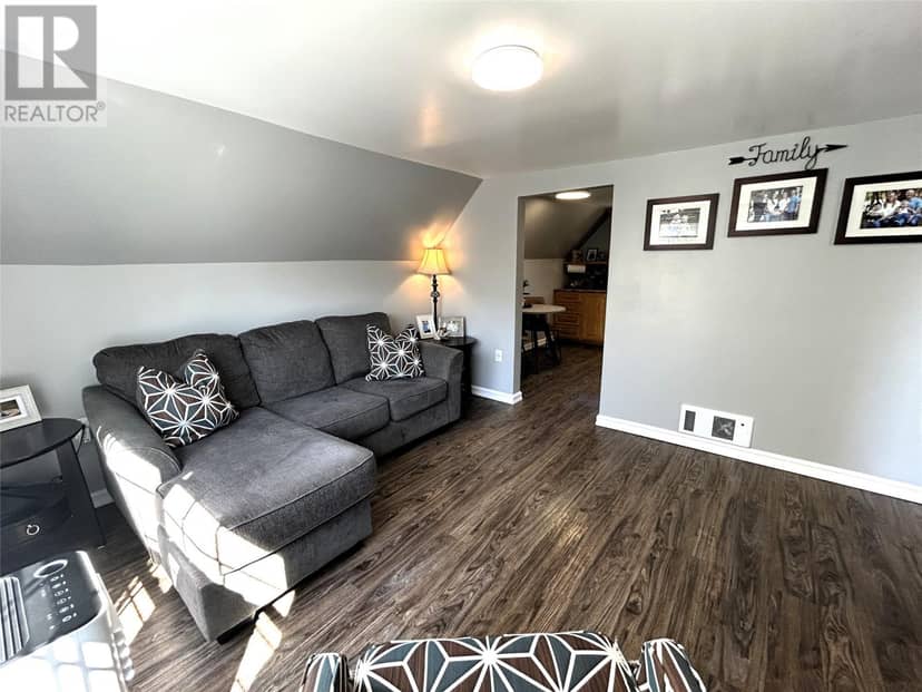 130 Main Road — photo 9 of 40