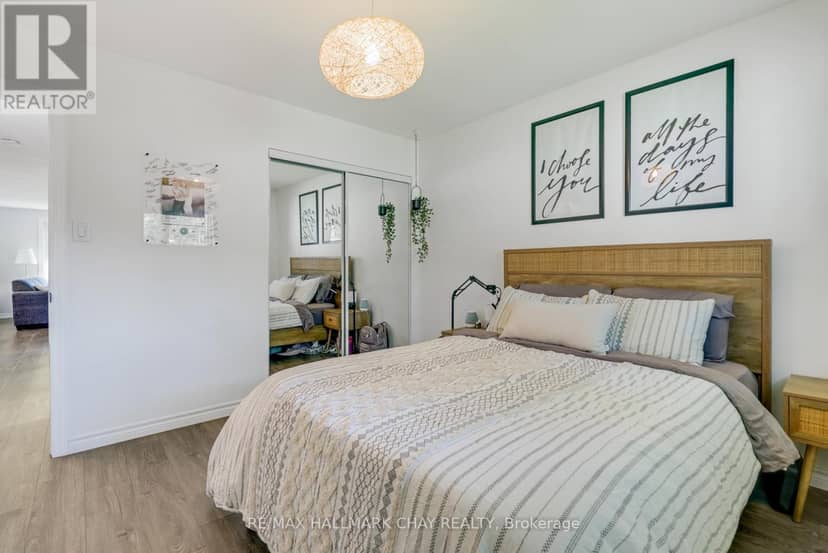 11 Daphne Crescent — photo 16 of 37