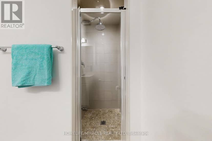 1587 Moira Crescent — photo 22 of 31