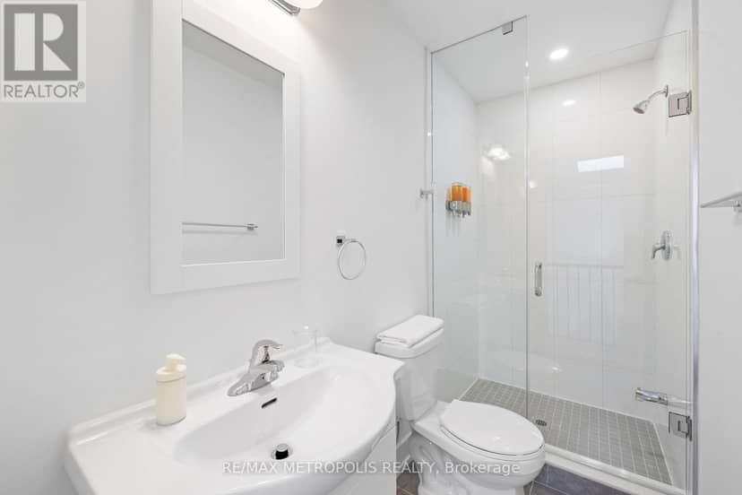 449 Lansdowne Avenue — photo 40 of 40