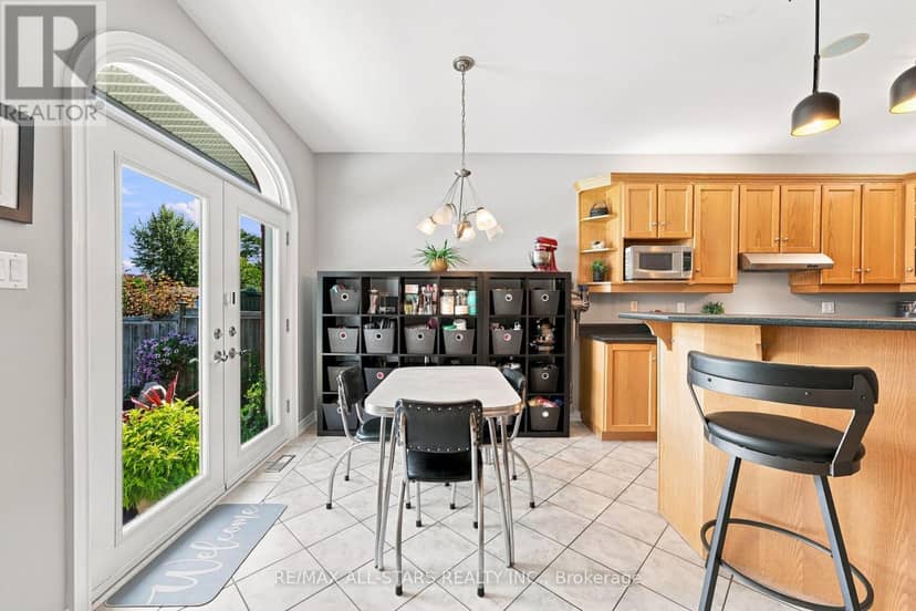15 Ivygreen Road — photo 17 of 40