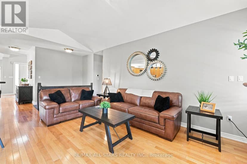 15 Ivygreen Road — photo 18 of 40