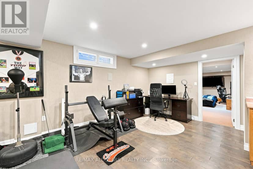 15 Ivygreen Road — photo 35 of 40
