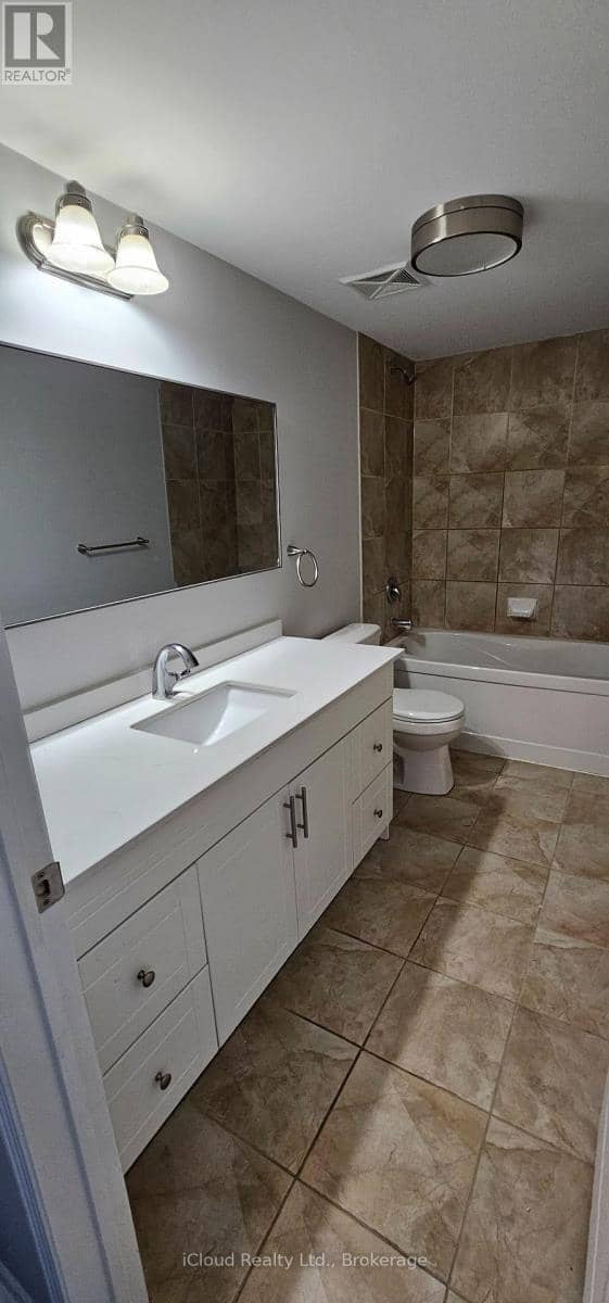 8 - 3070 Thomas Street — photo 11 of 35