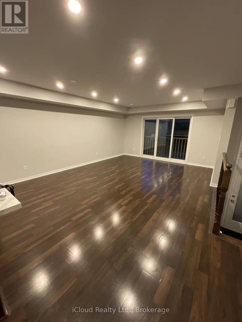 8 - 3070 Thomas Street — photo 17 of 35