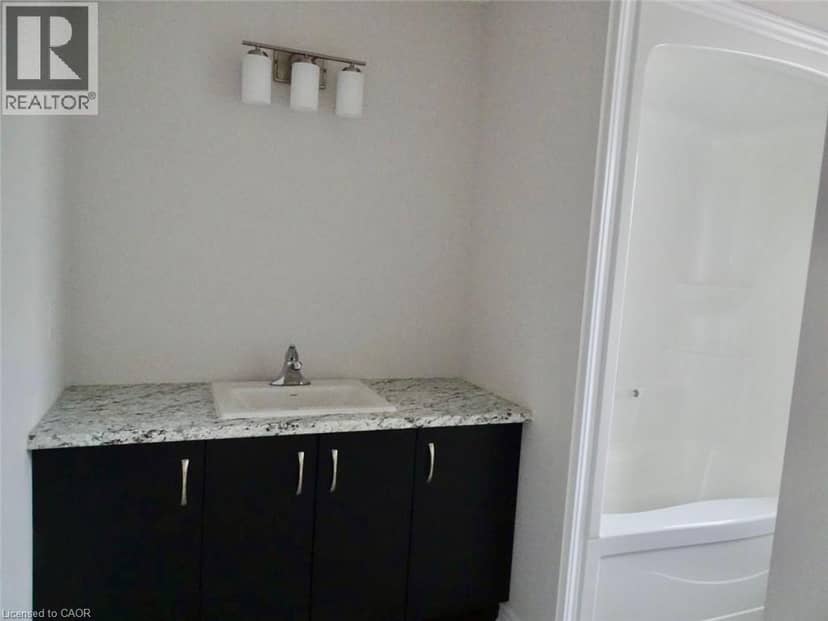 204 BETHUNE Avenue — photo 16 of 20