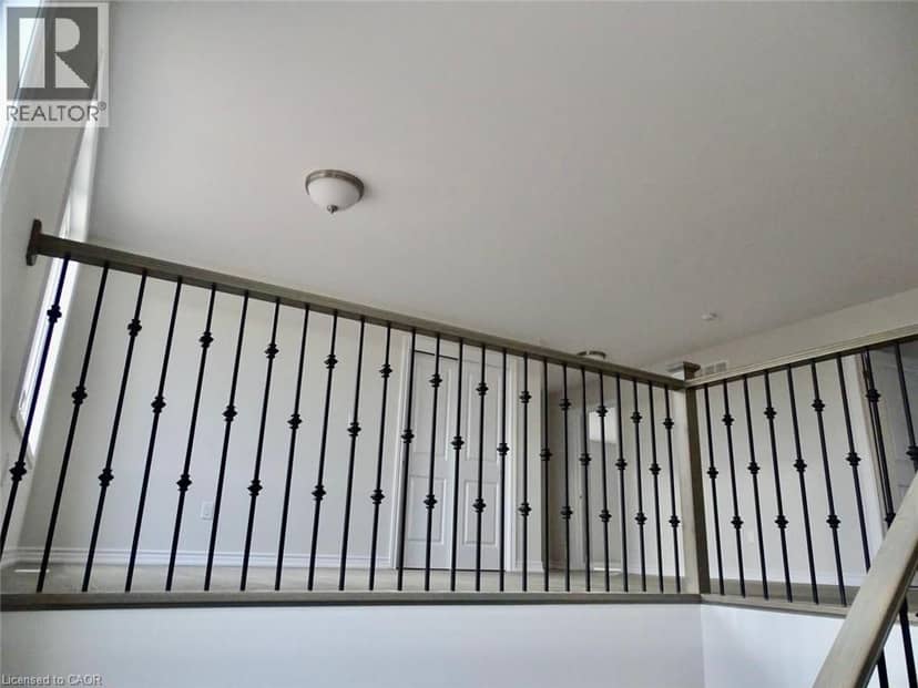 204 BETHUNE Avenue — photo 9 of 20