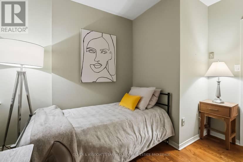 101 - 285 Queens Avenue — photo 17 of 40