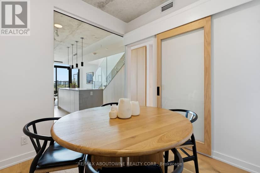 PH618 - 899 College Street — photo 14 of 36