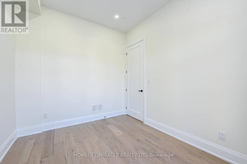 11 Hillcrest Avenue — photo 35 of 40
