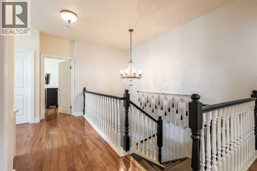 1111 5 Street SE — photo 23 of 40