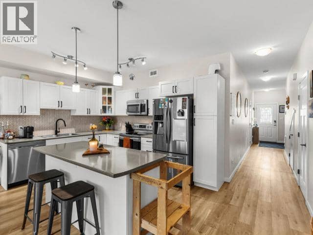 20-35 Sybil Circle — photo 11 of 30