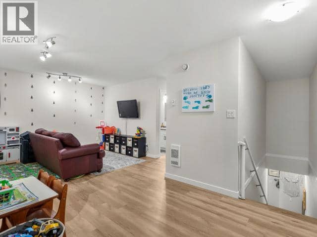 20-35 Sybil Circle — photo 15 of 30