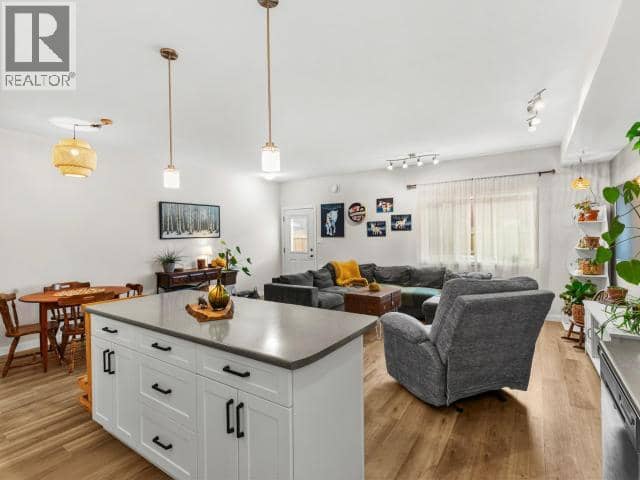 20-35 Sybil Circle — photo 7 of 30