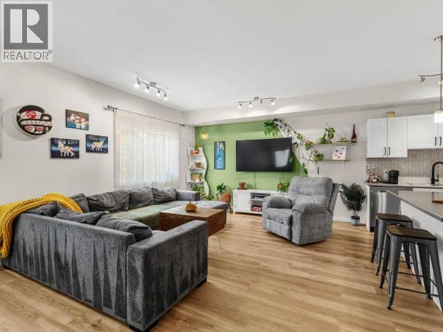 20-35 Sybil Circle — photo 5 of 30