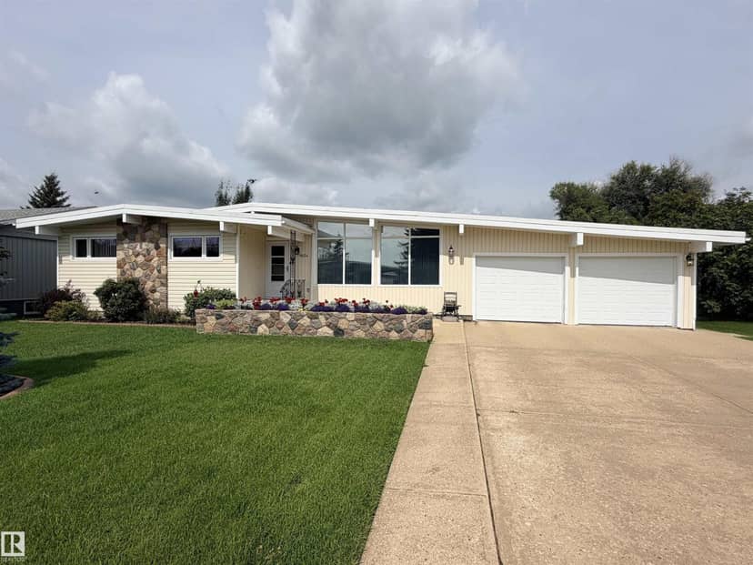 9824 99 ST, Westlock, photo 2