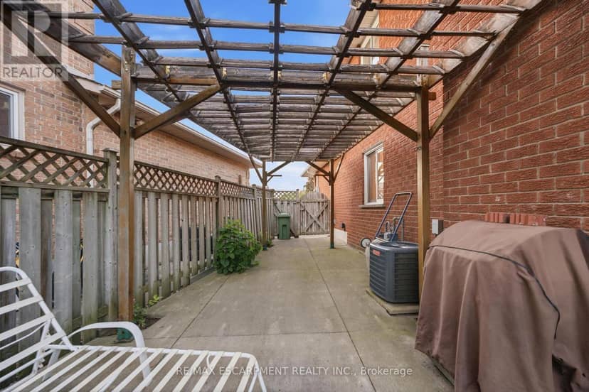 11 Gabriele Court — photo 37 of 40