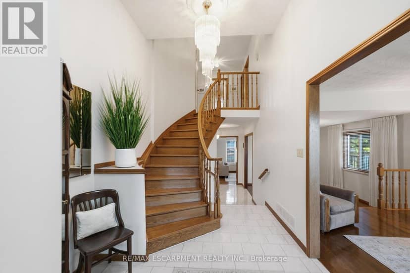 11 Gabriele Court — photo 4 of 40