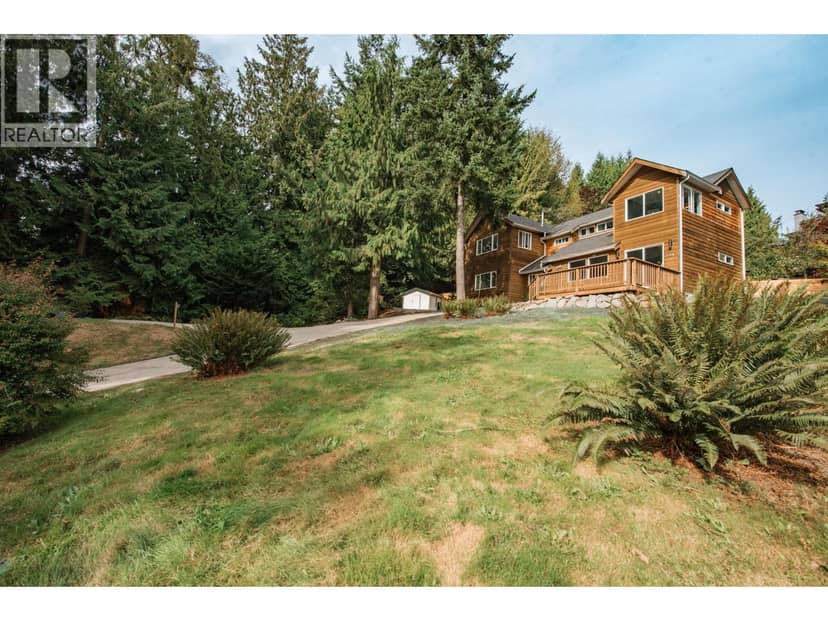 1646 GRANDVIEW ROAD, Gibsons