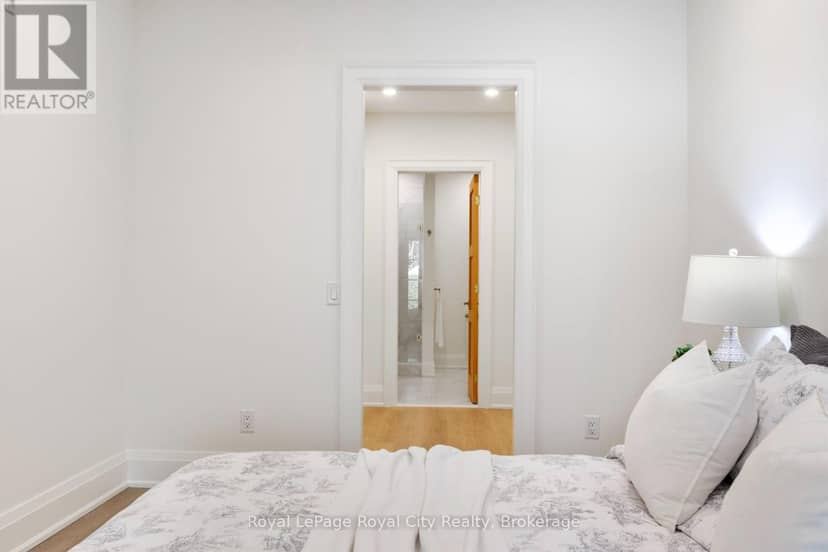 35 - 6523 Wellington Road 7 Road — photo 14 of 23