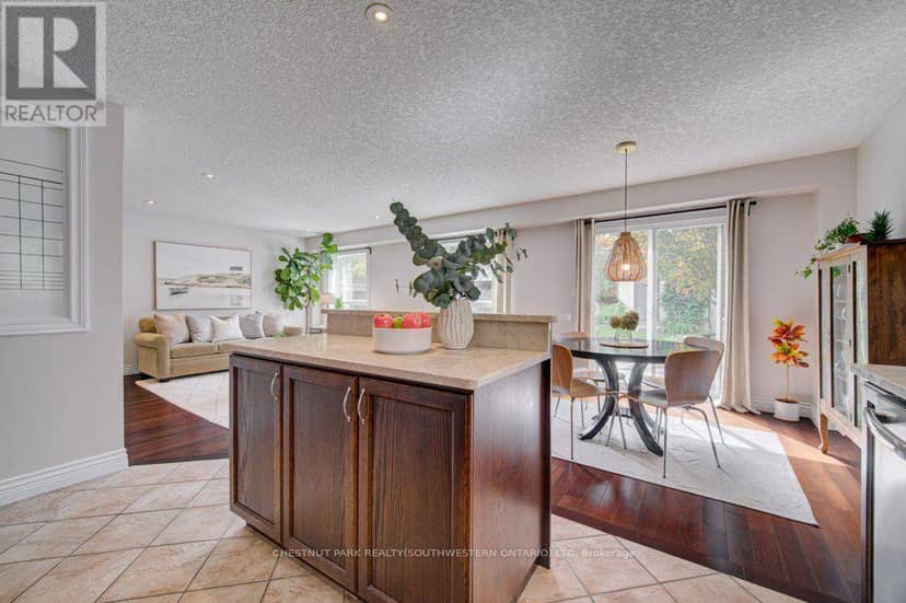424 Sauve Crescent — photo 16 of 40