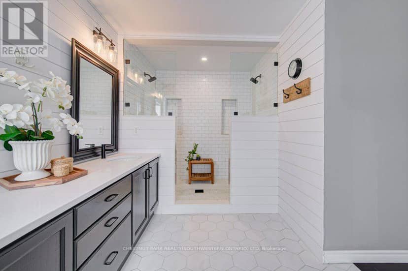 424 Sauve Crescent — photo 31 of 40