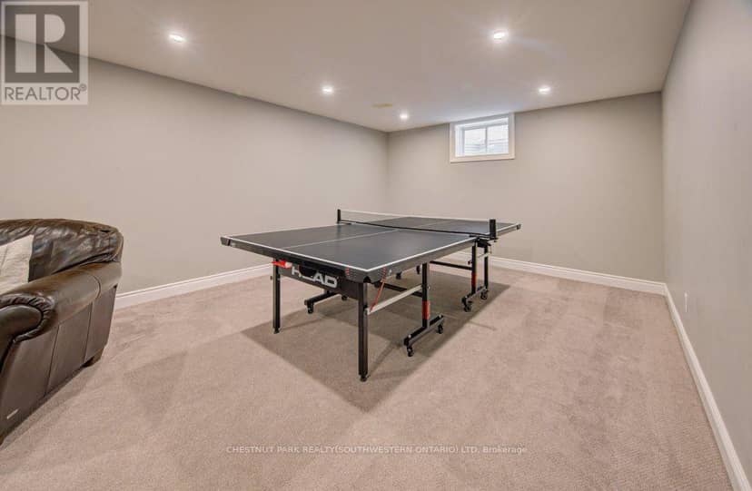 424 Sauve Crescent — photo 40 of 40