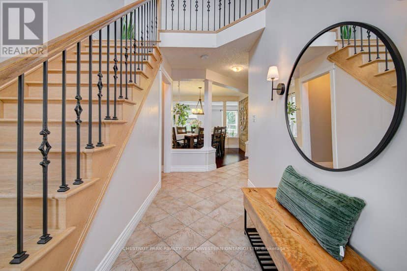 424 Sauve Crescent — photo 6 of 40