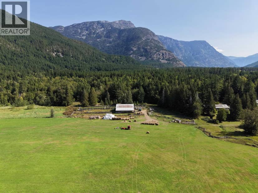 SW 1/4 4892 MACKENZIE 20 HIGHWAY, Bella Coola