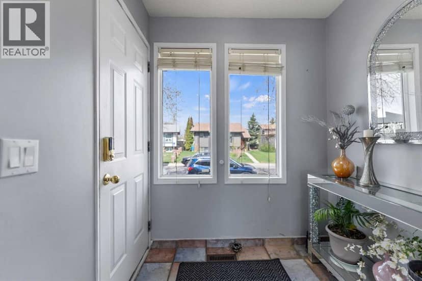 35 Templemont Drive NE, Calgary, photo 3