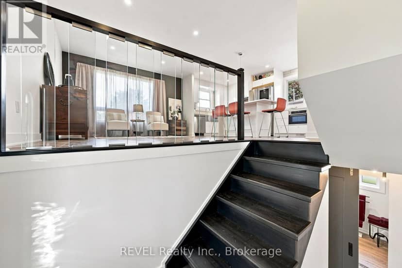 34 Oakwood Street — photo 16 of 40