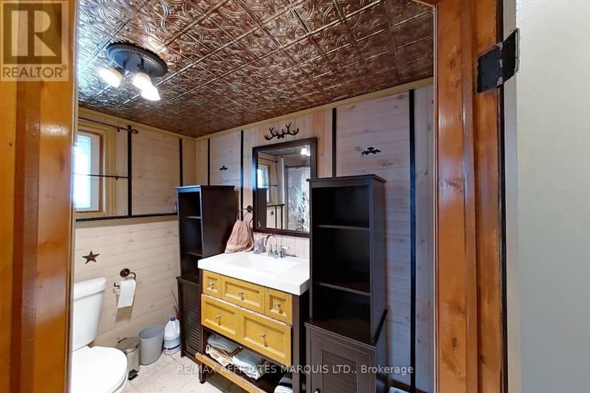 32 Seymour Avenue — photo 10 of 17