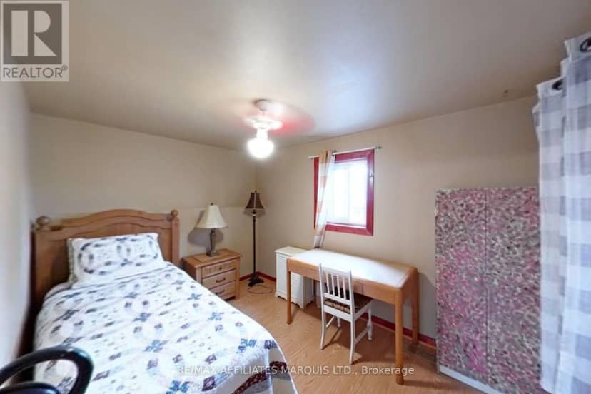 32 Seymour Avenue — photo 11 of 17
