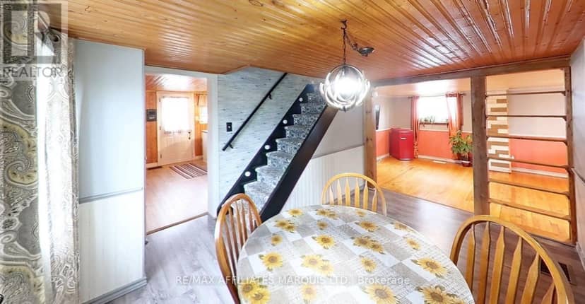 32 Seymour Avenue — photo 6 of 17