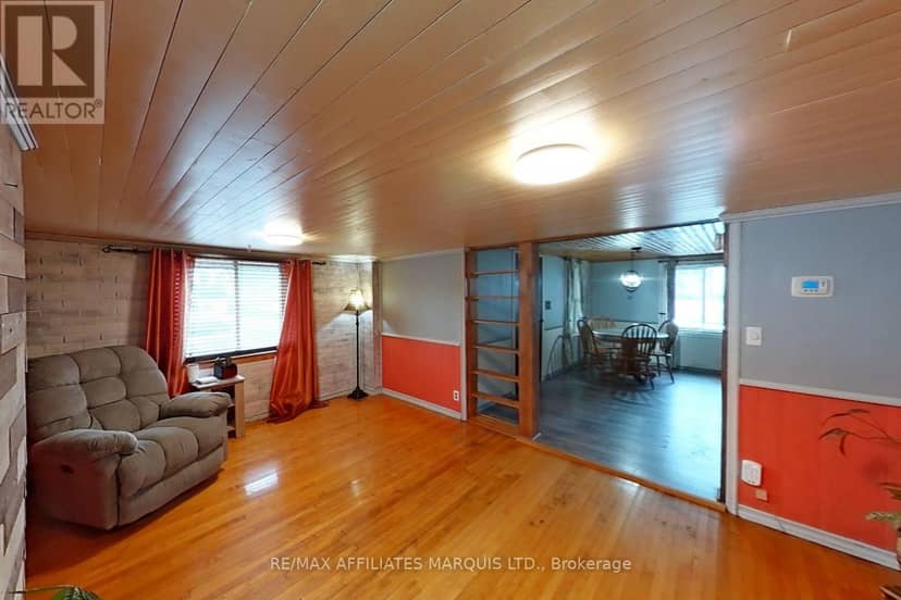 32 Seymour Avenue — photo 9 of 17