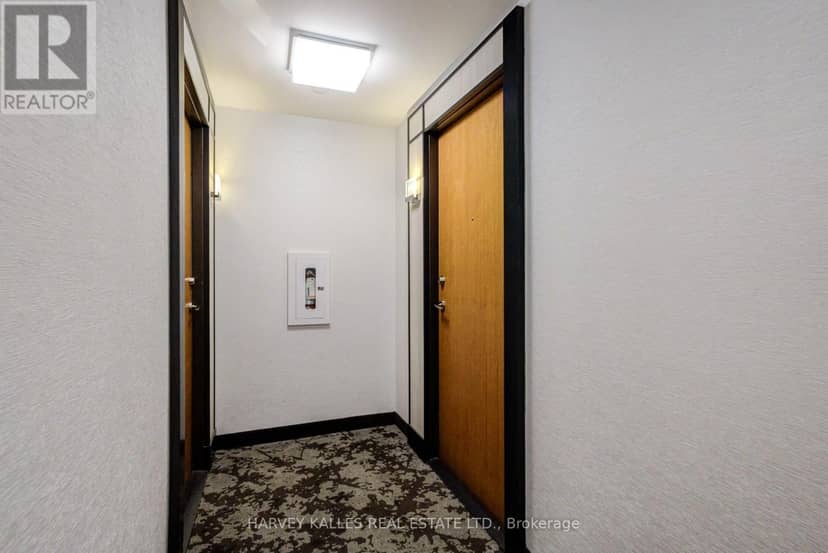 1822 - 30 Shore Breeze Drive — photo 7 of 31