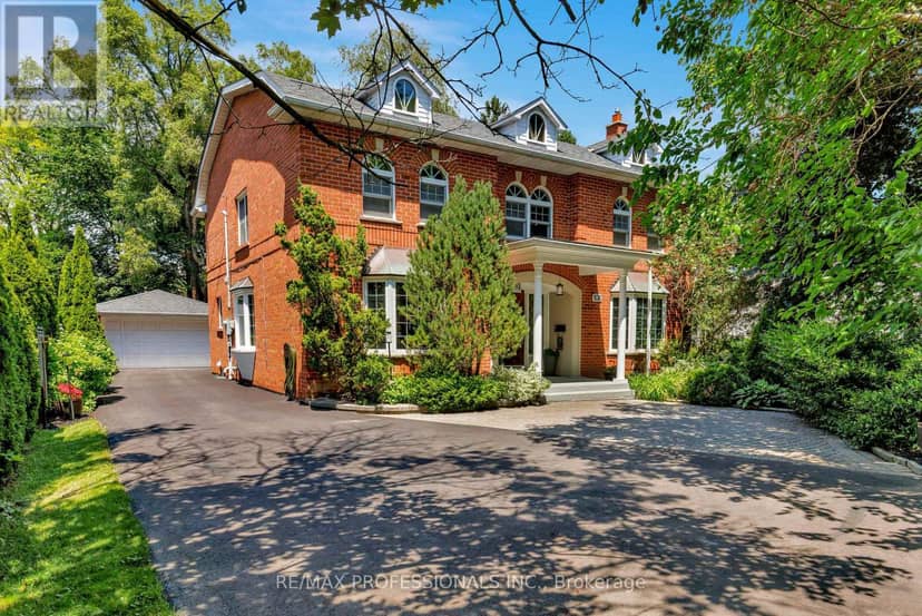 106 Rathburn Road, Toronto