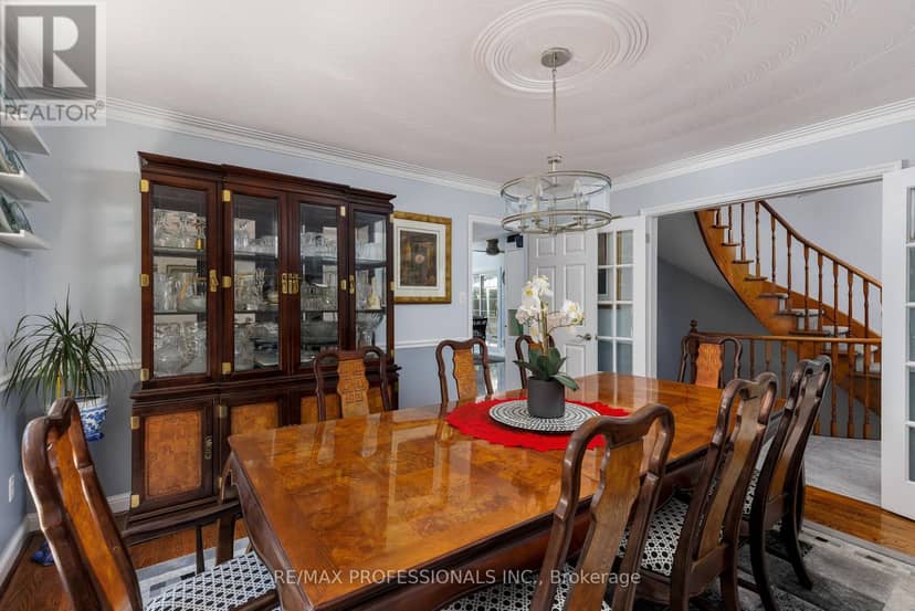 106 Rathburn Road — photo 14 of 40
