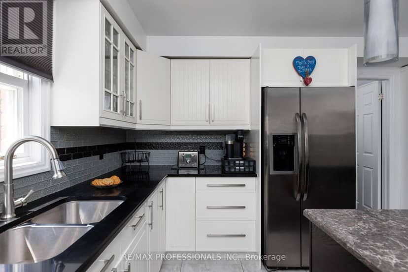 106 Rathburn Road — photo 17 of 40