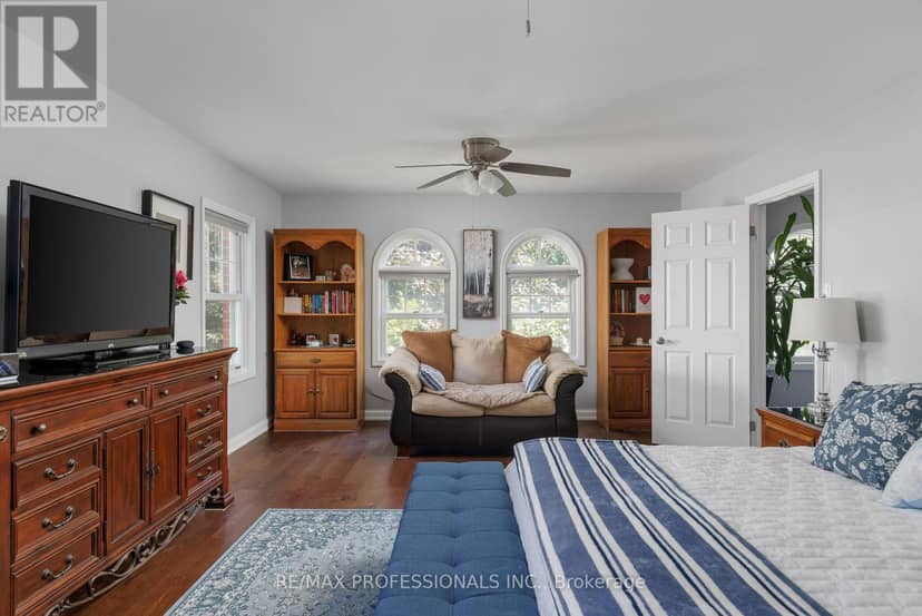 106 Rathburn Road — photo 32 of 40