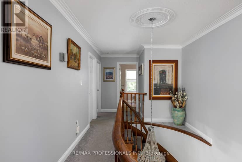 106 Rathburn Road — photo 36 of 40