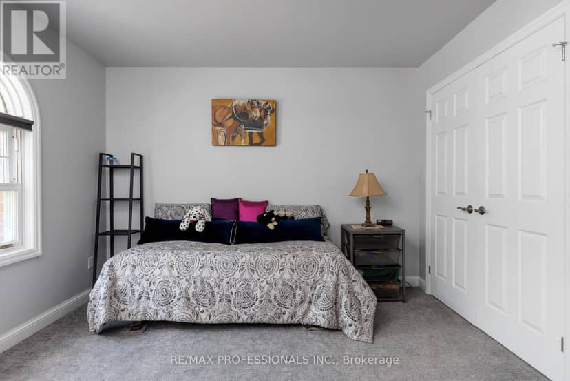 106 Rathburn Road — photo 38 of 40