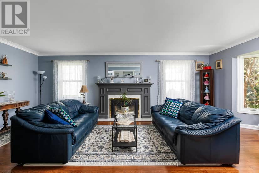 106 Rathburn Road, Toronto, photo 8