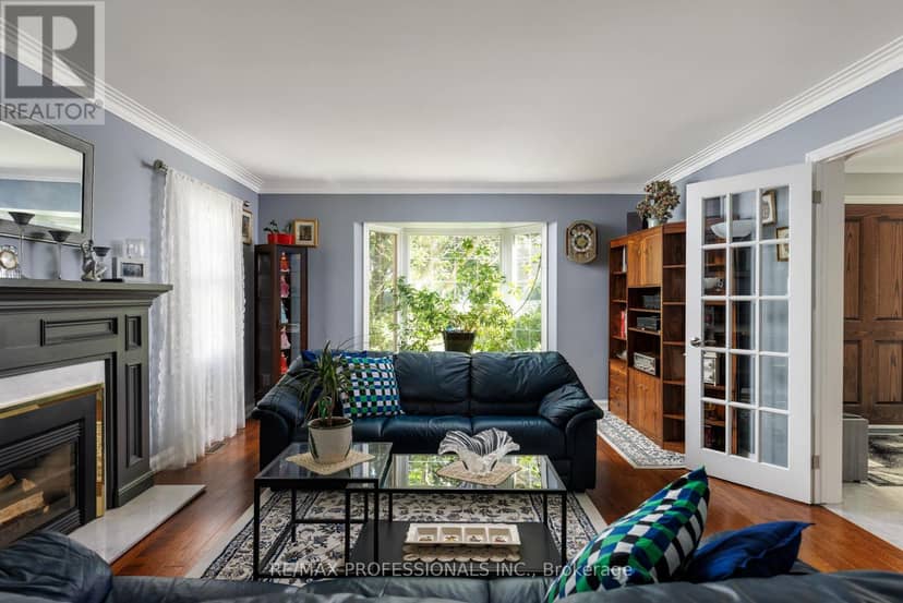 106 Rathburn Road — photo 9 of 40