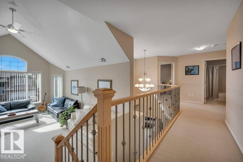 739 Haliburton Cr NW — photo 31 of 40