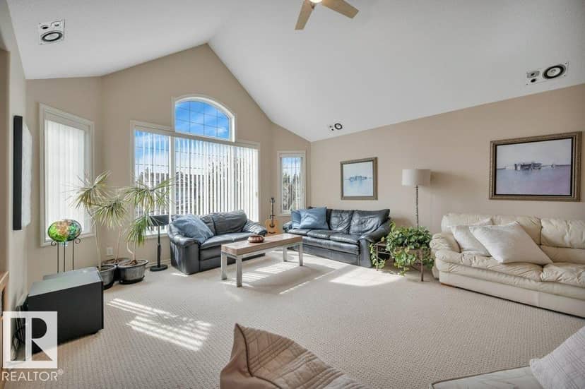 739 Haliburton Cr NW — photo 34 of 40