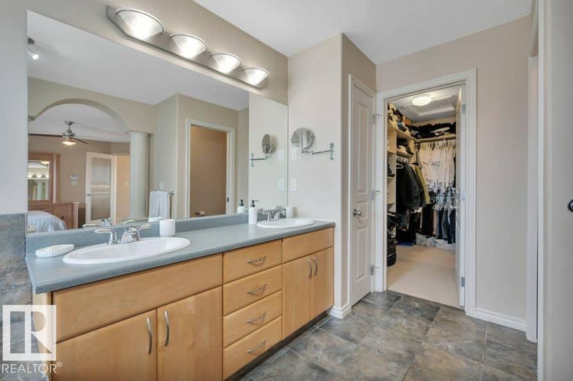739 Haliburton Cr NW — photo 39 of 40